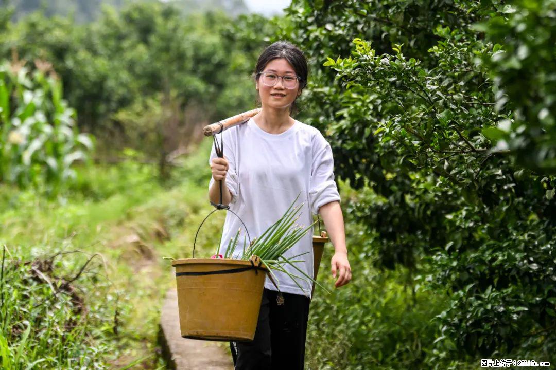 全网追的“扁担女孩”,找了一份暑假工,时薪12元 - 昌都生活资讯 - 昌都28生活网 changdu.28life.com